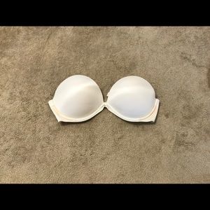 Sturdy underwire strapless bra